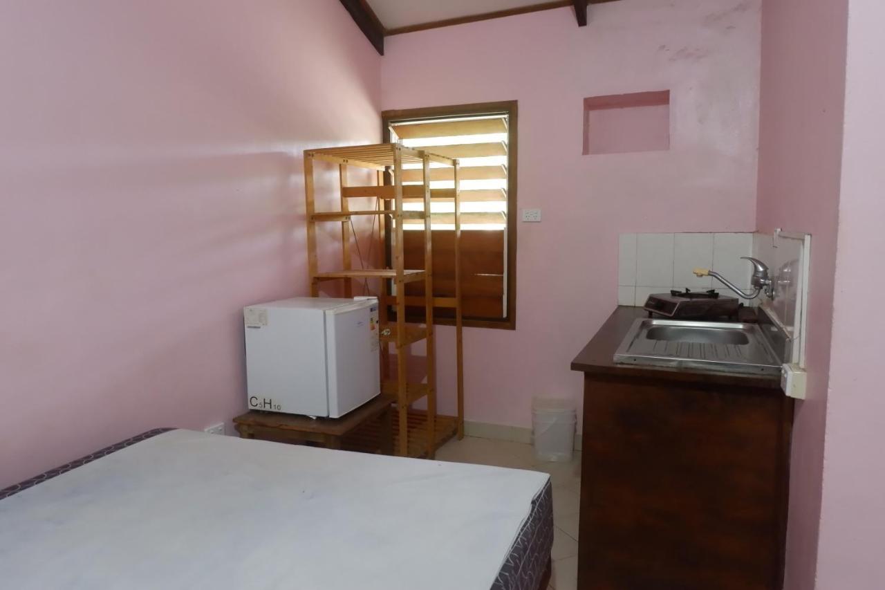 Bluepango Guest House Port Vila Exteriör bild