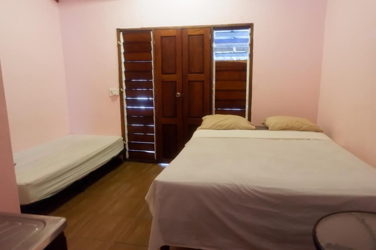Bluepango Guest House Port Vila Exteriör bild