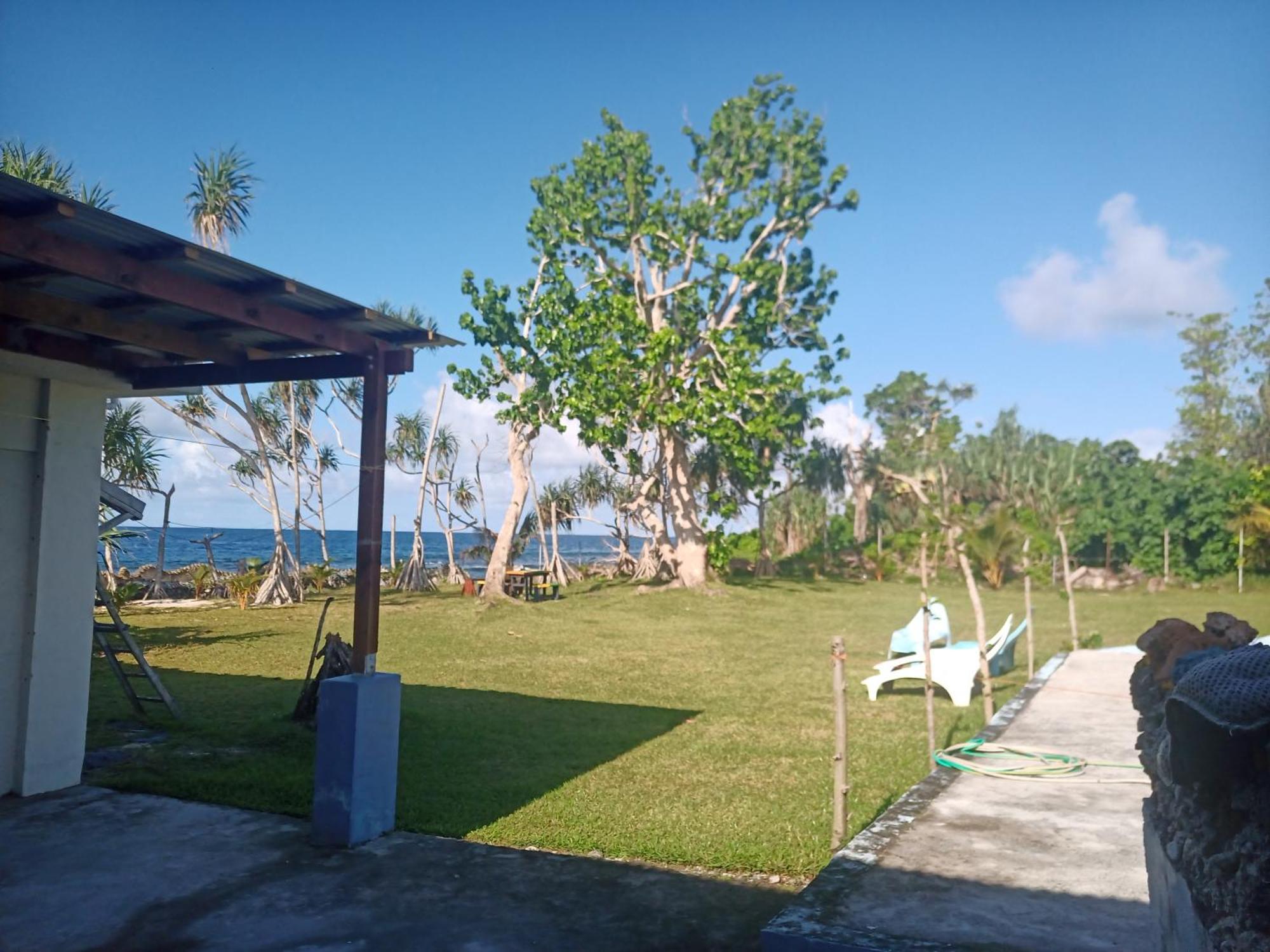 Bluepango Guest House Port Vila Exteriör bild