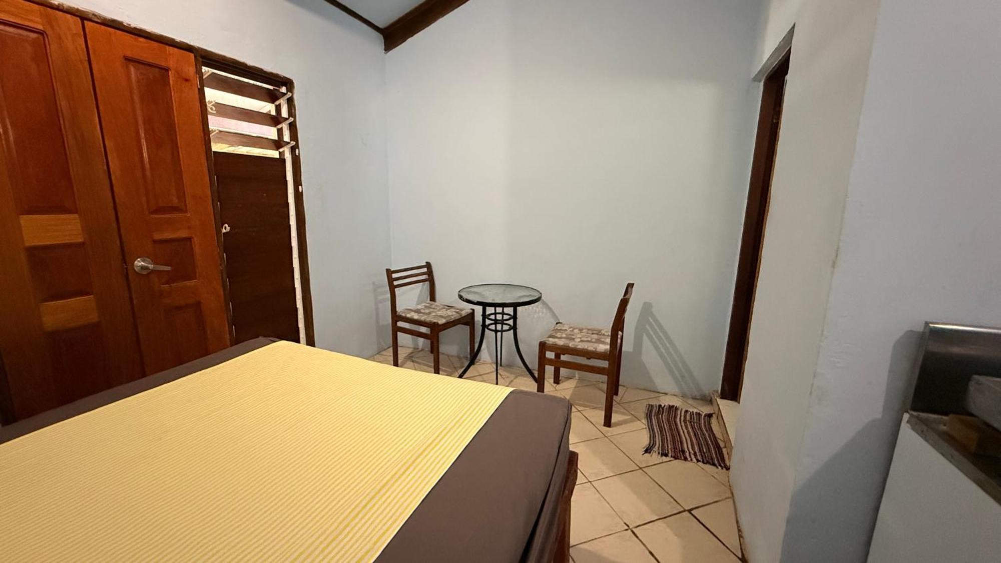 Bluepango Guest House Port Vila Exteriör bild